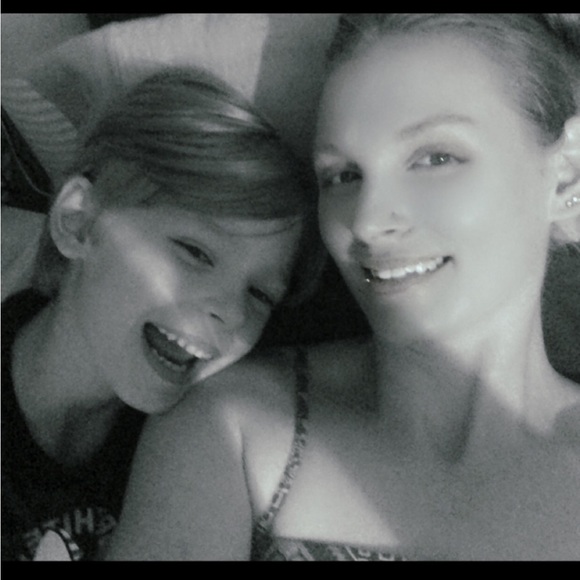 Meet your Posher, Jessica - Picture 2 of 4